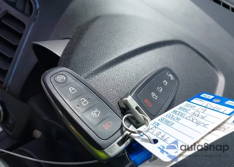 2019 Ford Escape Titanium z USA, uszkodzony, nr VIN 1FMCU9J95KUA81068